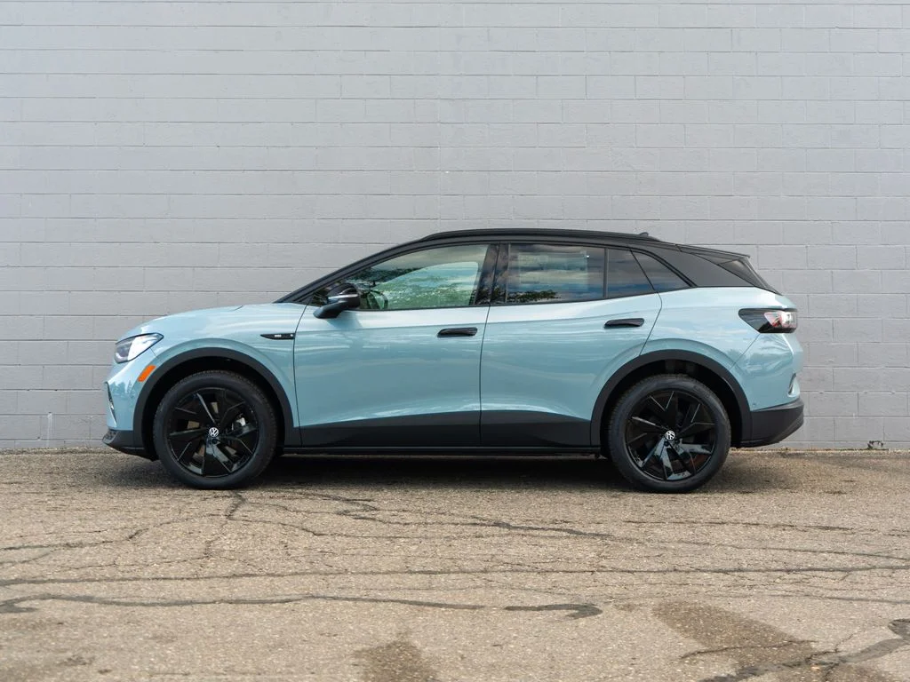 New 2026 Arctic Blue Metallic W/ Black Roof Volkswagen Pro S Plus image 3