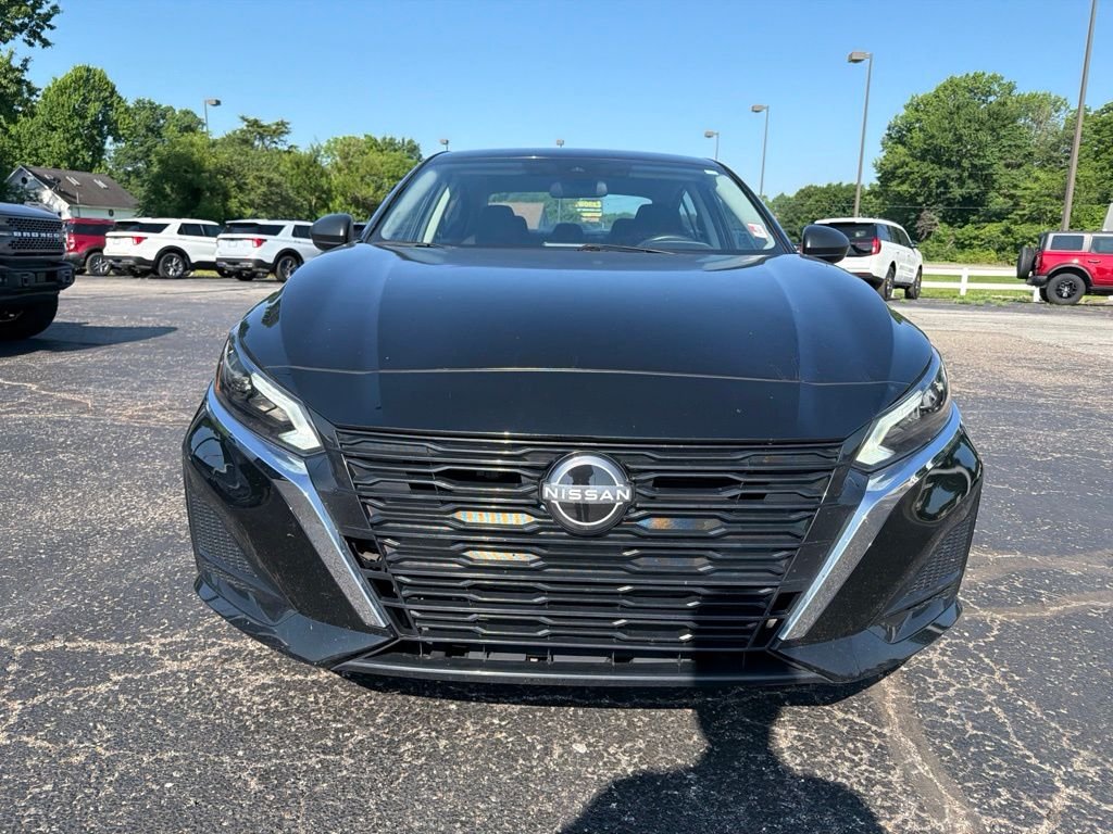 Used 2025 Black Nissan 2.5 SV image 11