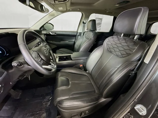 Used 2021 Green Hyundai Limited image 21