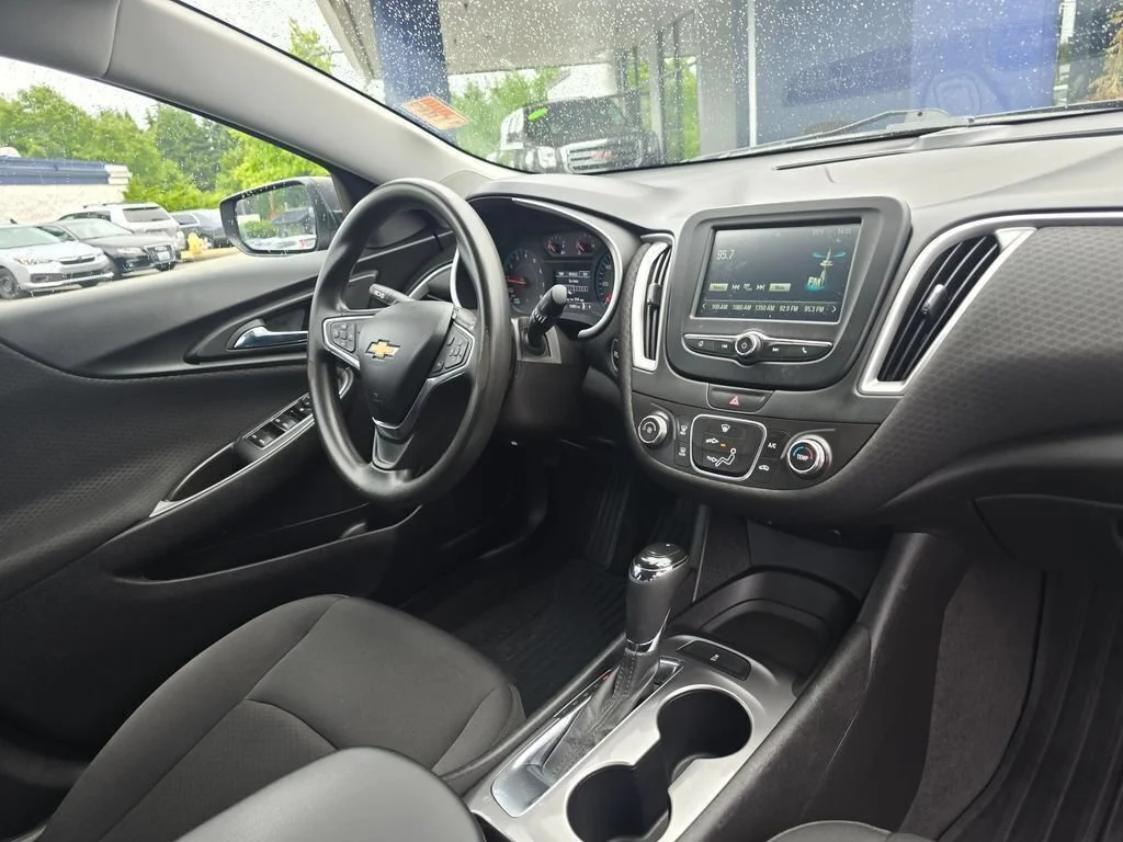 2016 Chevrolet Malibu 1LS - Photo 10