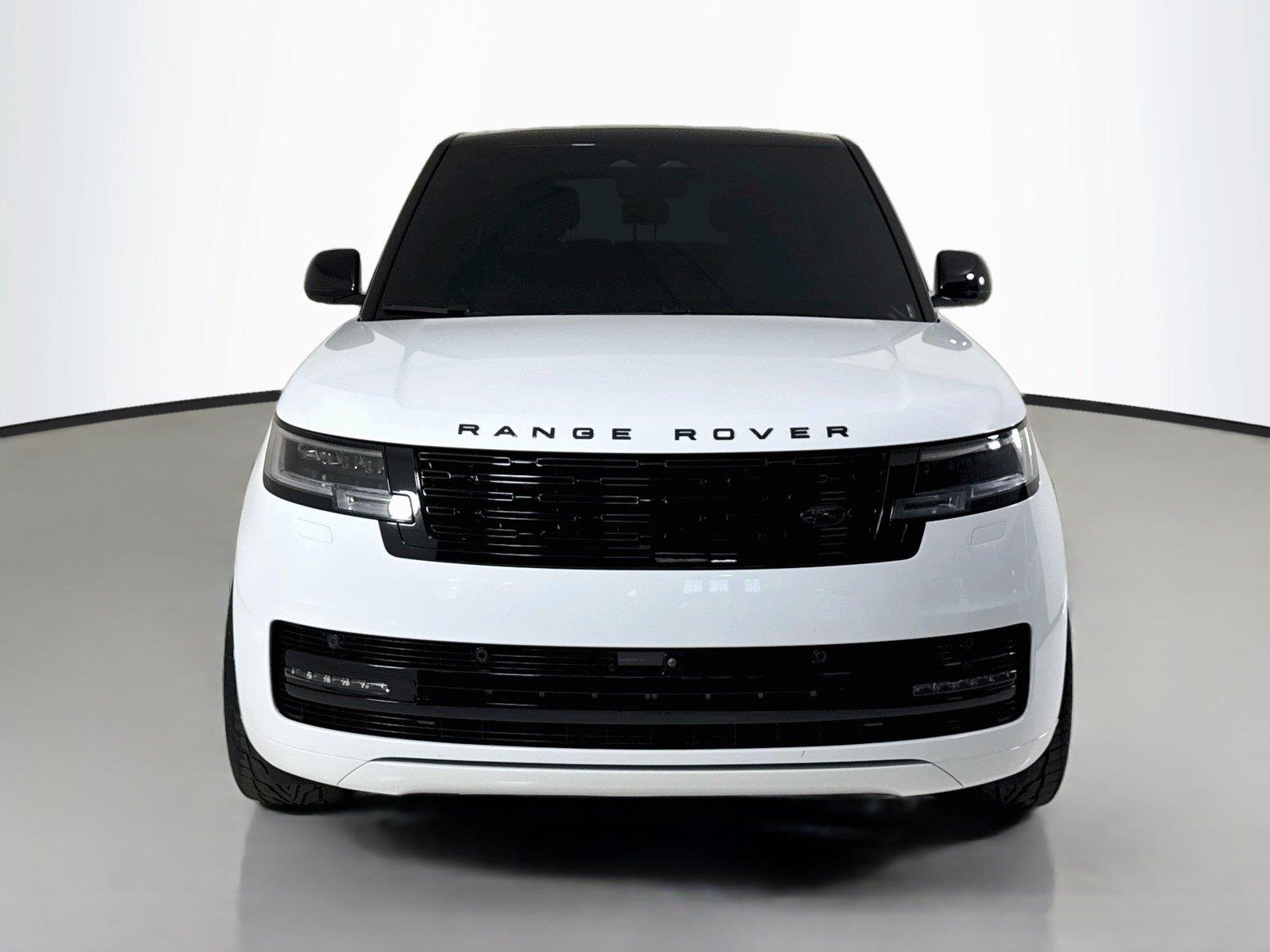 Used 2025 Fuji White Land Rover SE | 24