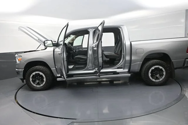 Used 2019 Silver Ram Big Horn/Lone Star image 32