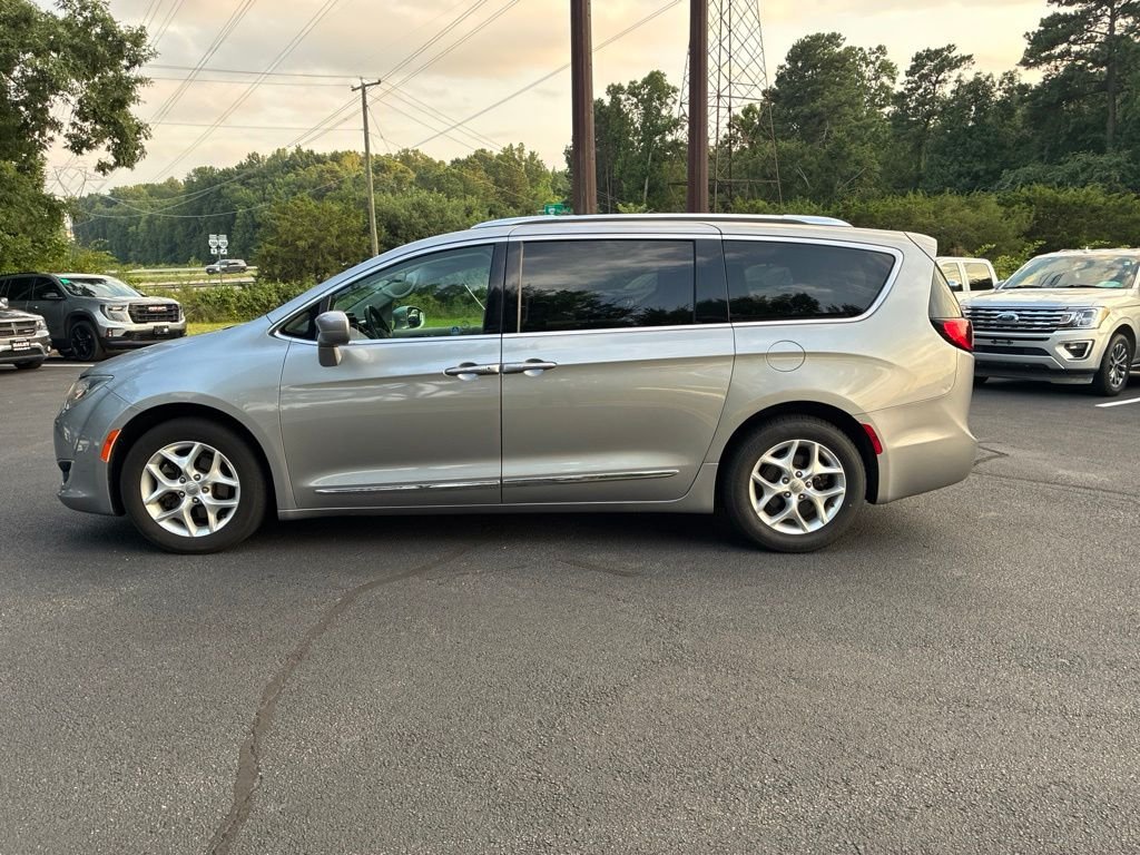 Used 2018 Silver Chrysler Touring L Plus image 8