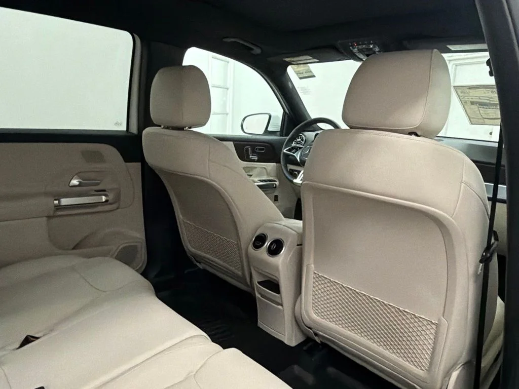 New 2026 White Mercedes-Benz GLB 250 image 23