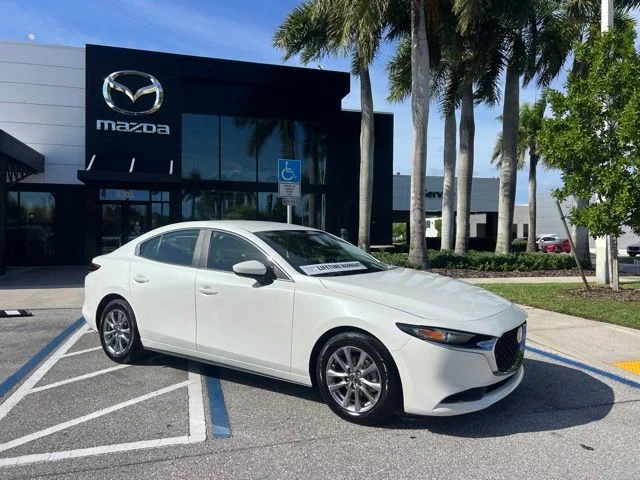 Used 2020 White Mazda  image 5