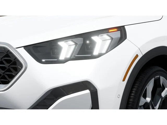 New 2026 Mineral White Metallic BMW xDrive28i image 6