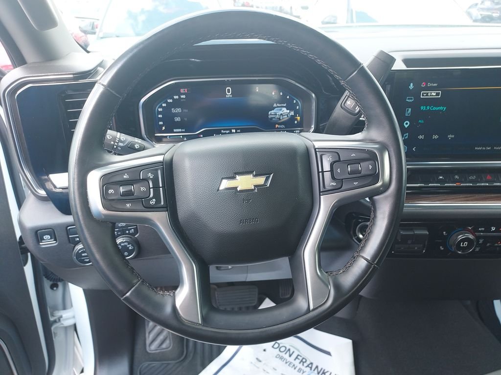 Used 2025 White Chevrolet LT image 17