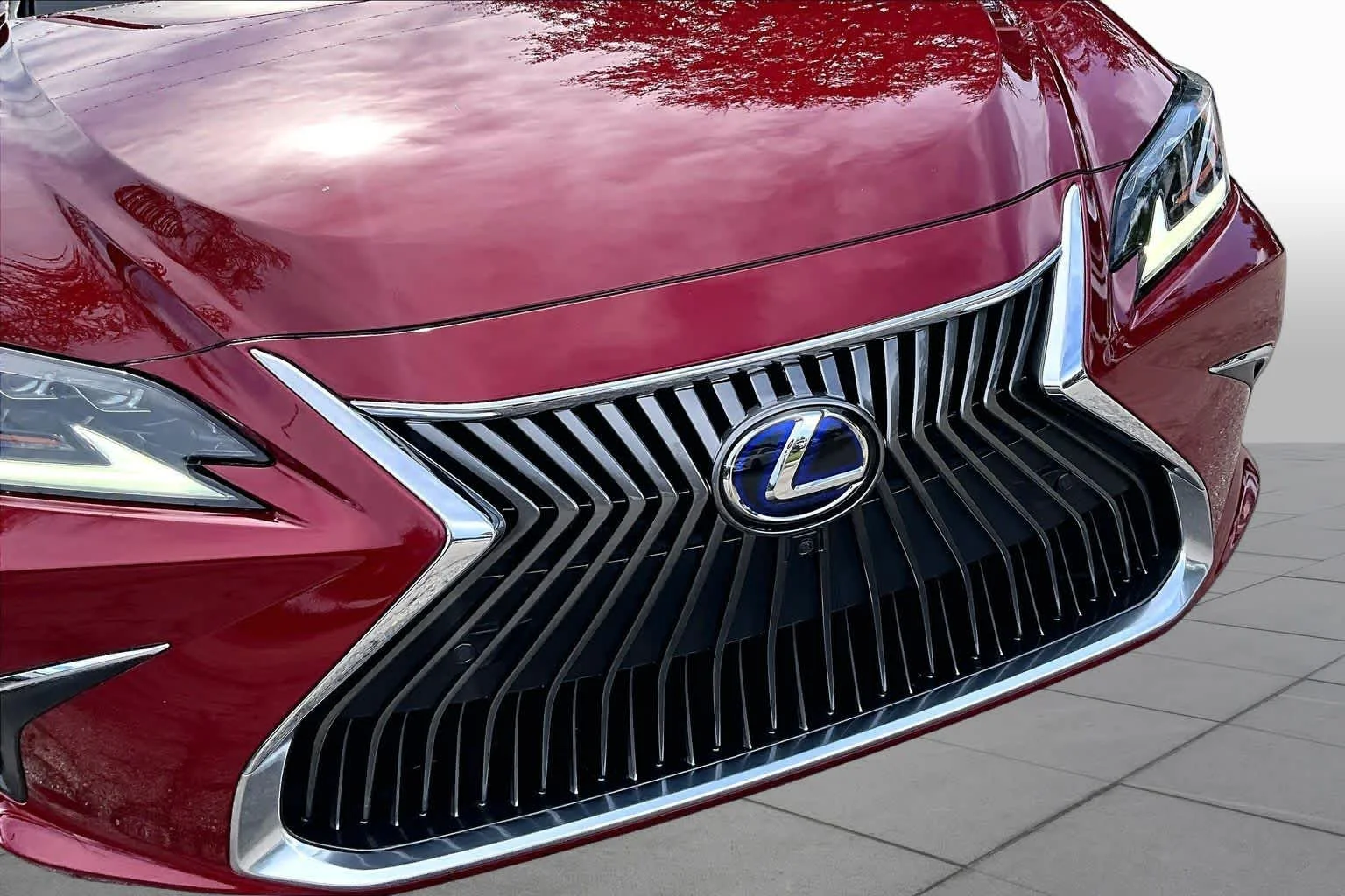 Used 2019 Matador Red Mica Lexus Ultra Luxury image 30