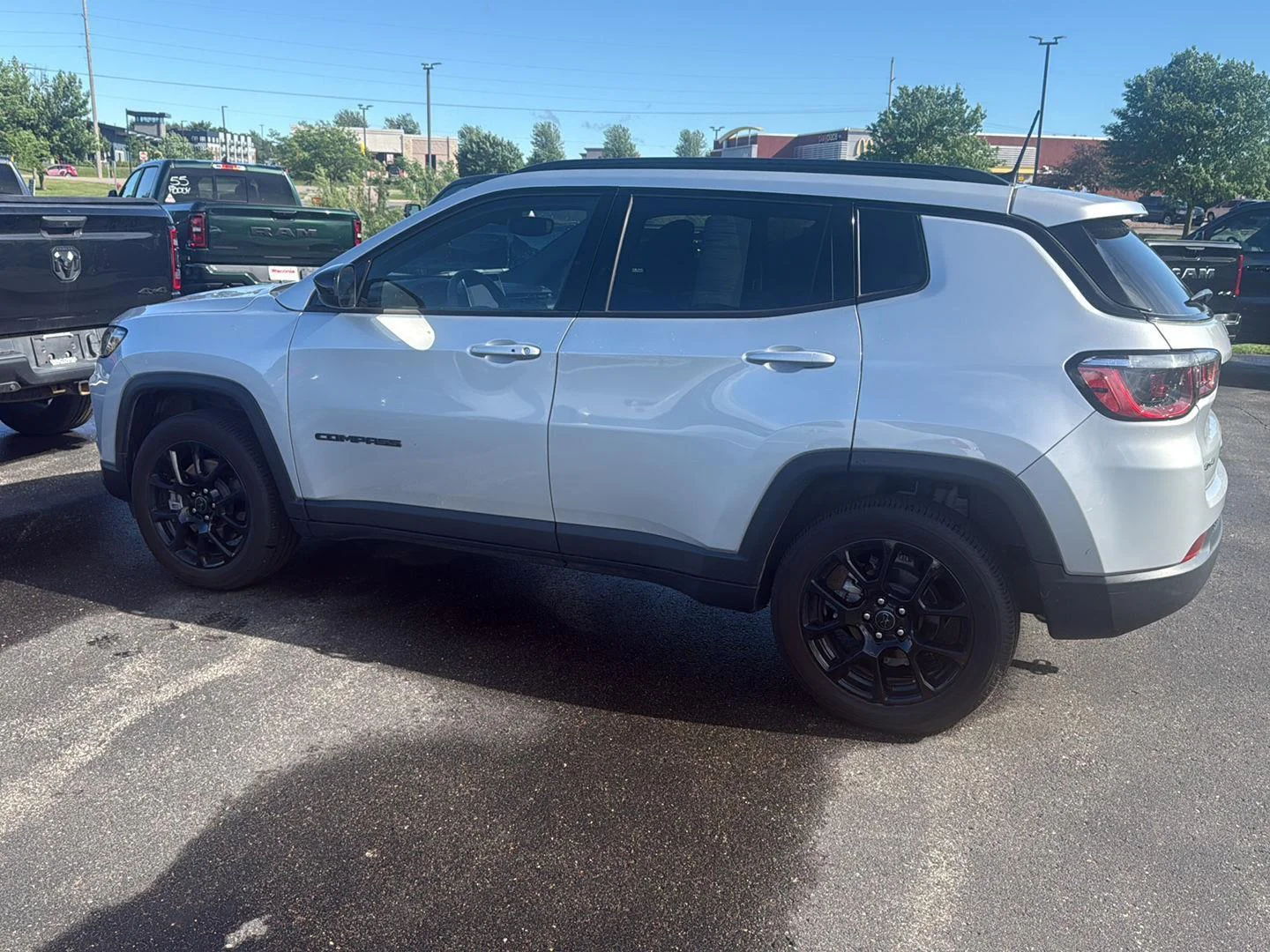 Used 2025 Jeep Compass Latitude with VIN 3C4NJDBN0ST559945 for sale in Waconia, Minnesota