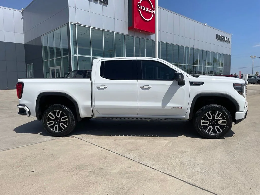 Used 2023 White GMC AT4 image 3