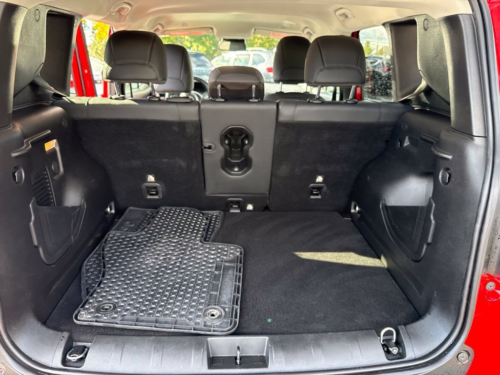 Used 2022 Red Jeep Trailhawk image 15