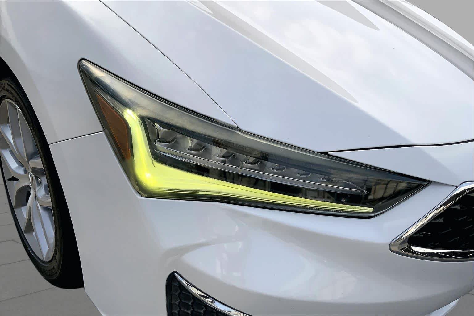 Used 2019 Platinum White Pearl Acura  image 27
