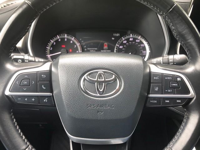 Used 2023 Gray Toyota XLE image 27