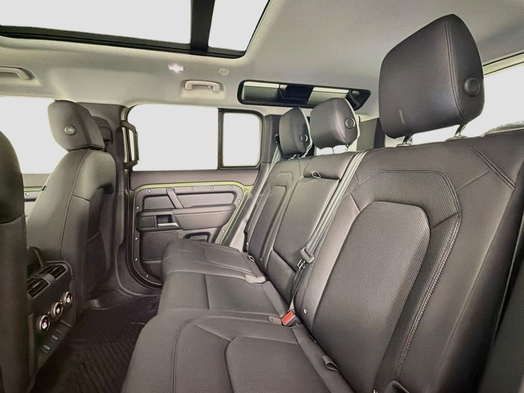 New 2026 Woolstone Green Land Rover S image 23