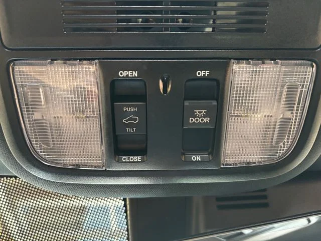 Used 2023  Honda EX-L image 22
