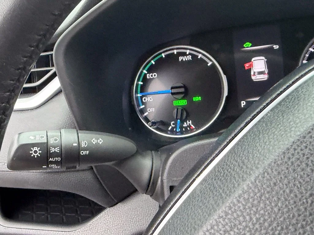 Used 2021  Toyota XLE image 29