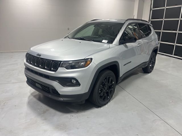 New 2026 Silver Zynith Metallic Clear-Coat Exterior Paint Jeep Latitude image 3