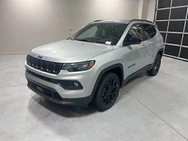 New 2026 Silver Zynith Metallic Clear-Coat Exterior Paint Jeep Latitude image 3