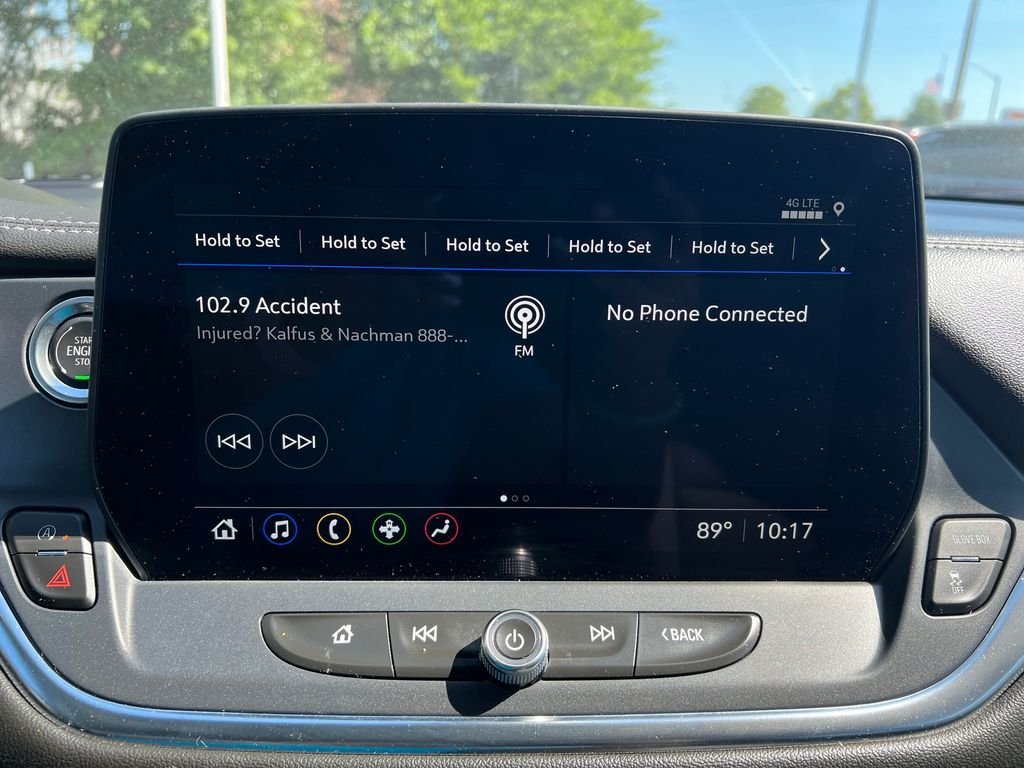 Used 2025 Summit White Chevrolet LT image 12