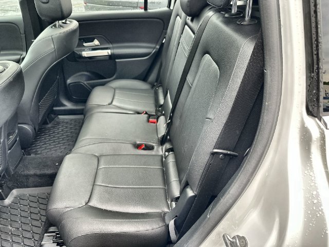 Used 2022 White Mercedes-Benz GLB 250 image 31