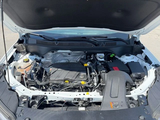 Used 2025 White Chevrolet LT image 20