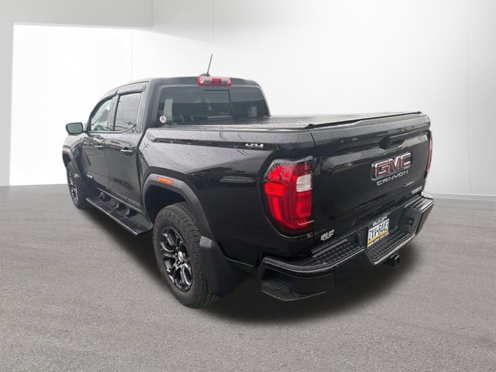Used 2024 Onyx Black GMC 4WD Elevation image 33