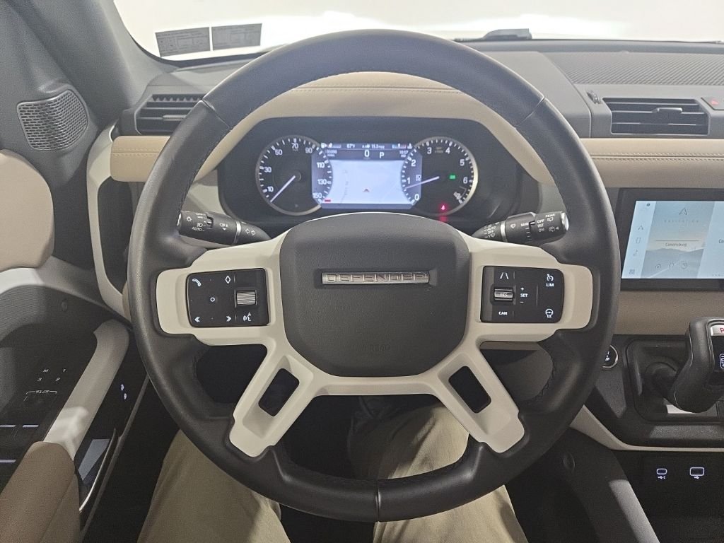 Used 2023 Fuji White Land Rover S image 10