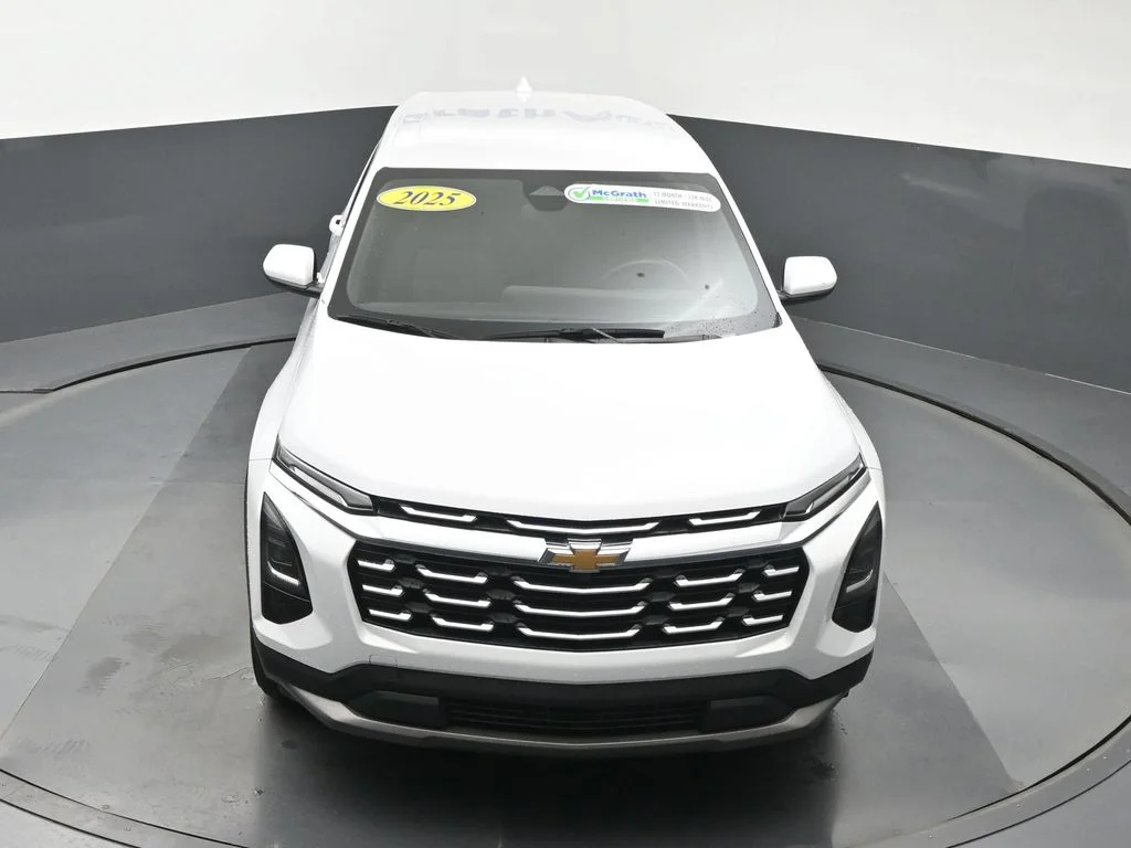 Used 2025 White Chevrolet LT image 27
