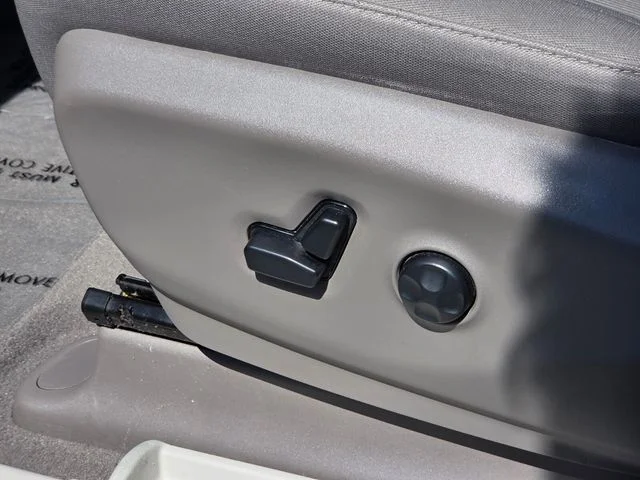 Used 2019 White Chrysler Touring Plus image 17