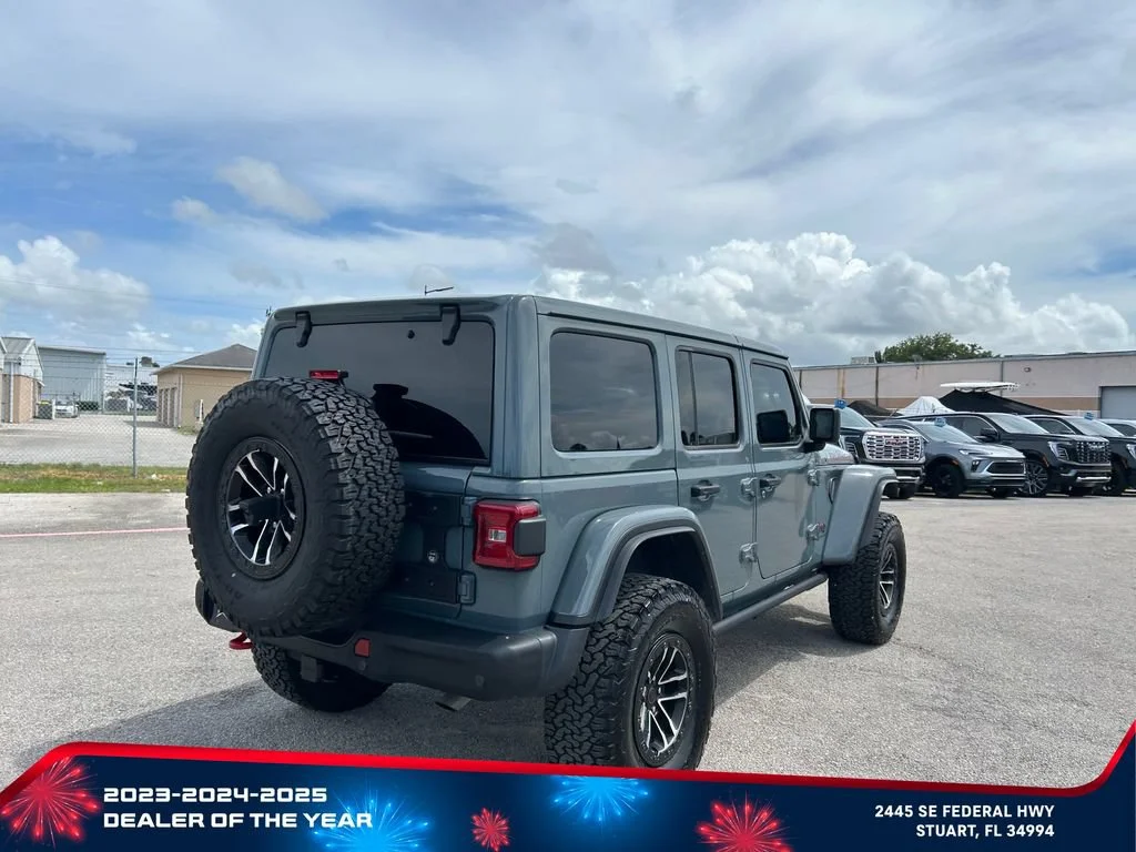 Used 2024 Gray Jeep 4-Door Recon 4x4 image 5