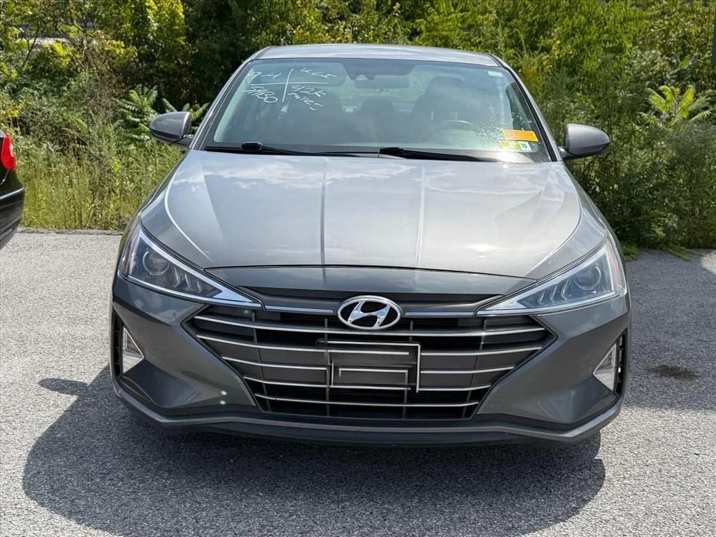 Used 2019 Gray Hyundai SEL image 4