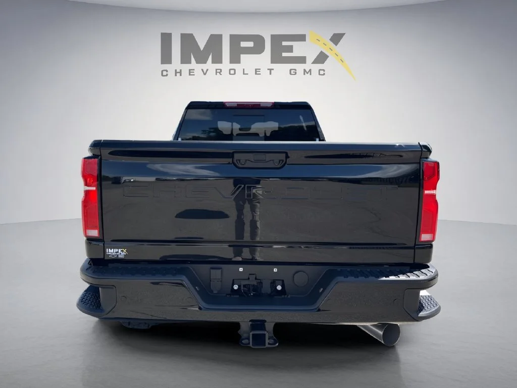 Used 2026 Black Chevrolet High Country image 5