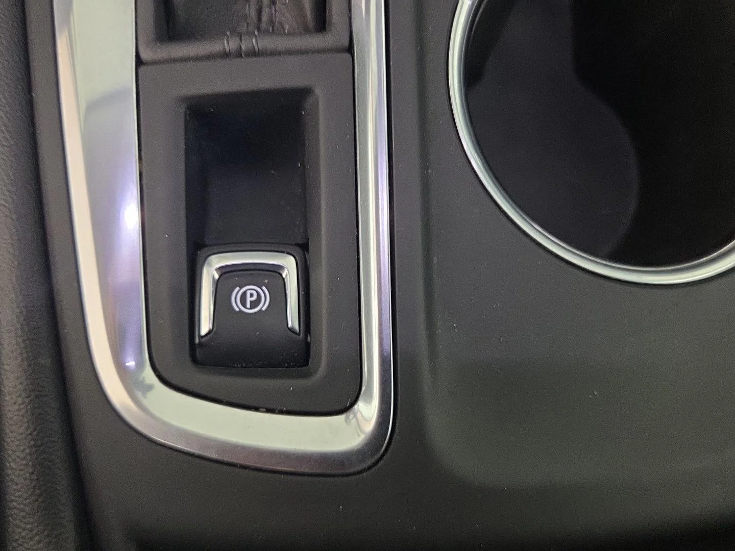 Used 2020 Midnight Blue Metallic Chevrolet LT image 17
