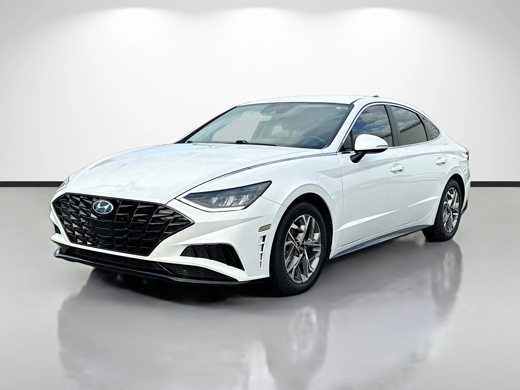 Used 2021 Quartz White Hyundai SEL image 7