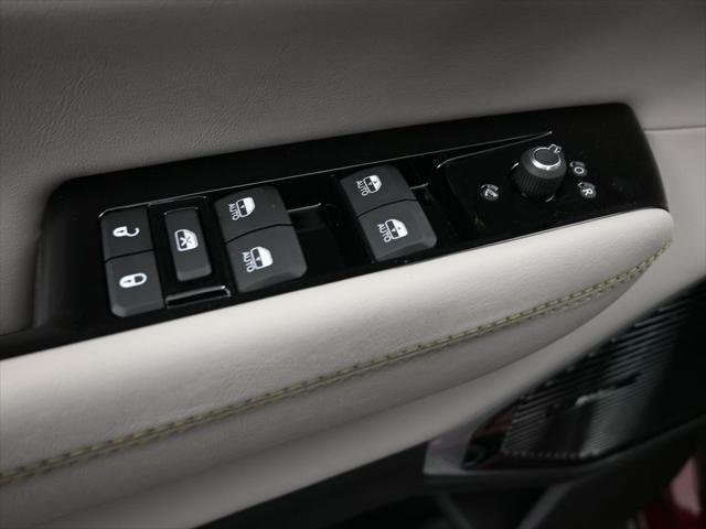 New 2026 Velvet Red Pearlcoat (DISC) Jeep Grand Wagoneer image 13