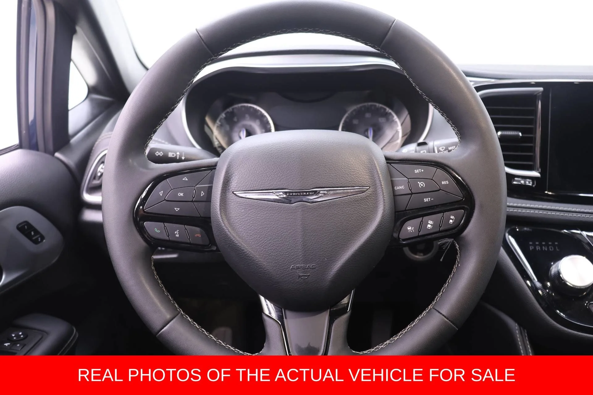 2025 Chrysler Pacifica Limited - Photo 13