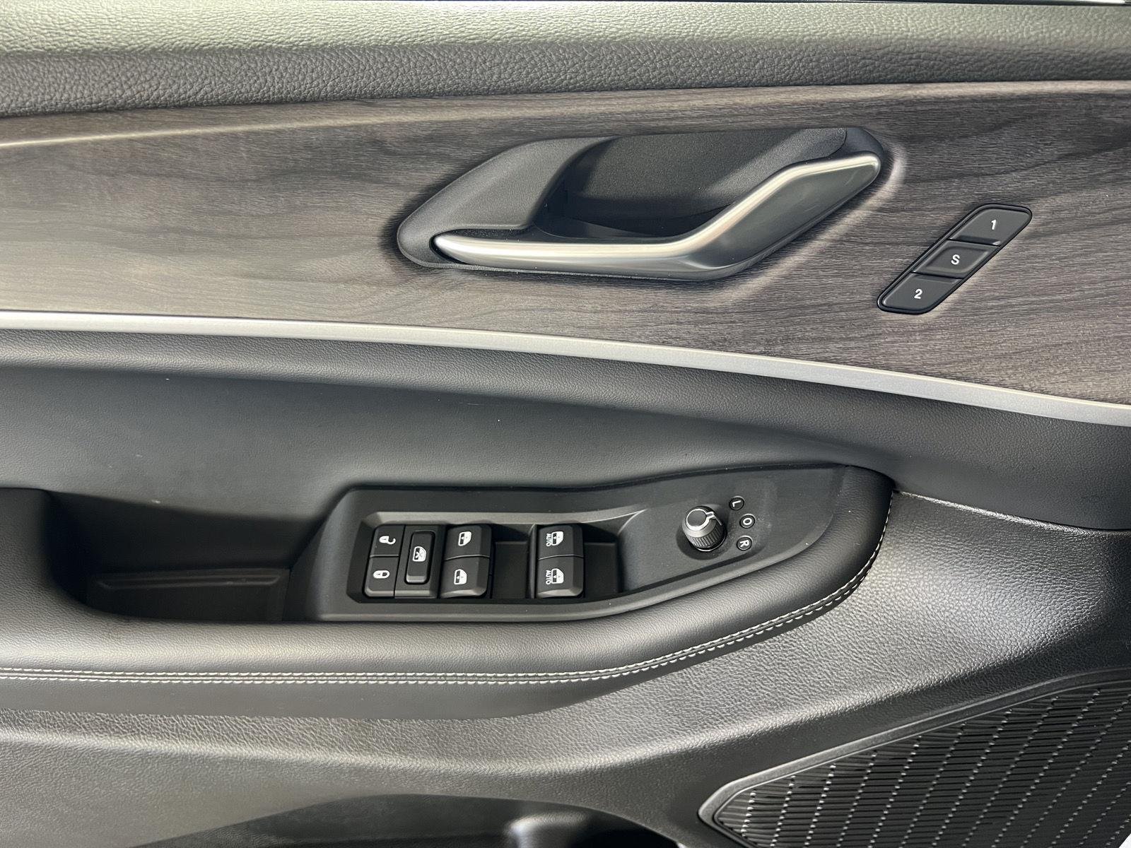 Used 2025 Wh Jeep  image 6