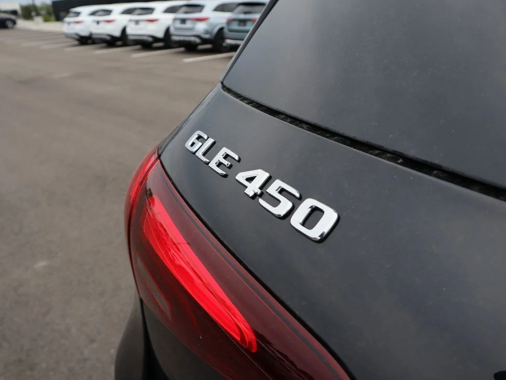 Certified Used 2026 Obsidian Black Metallic Mercedes-Benz GLE 450 image 17