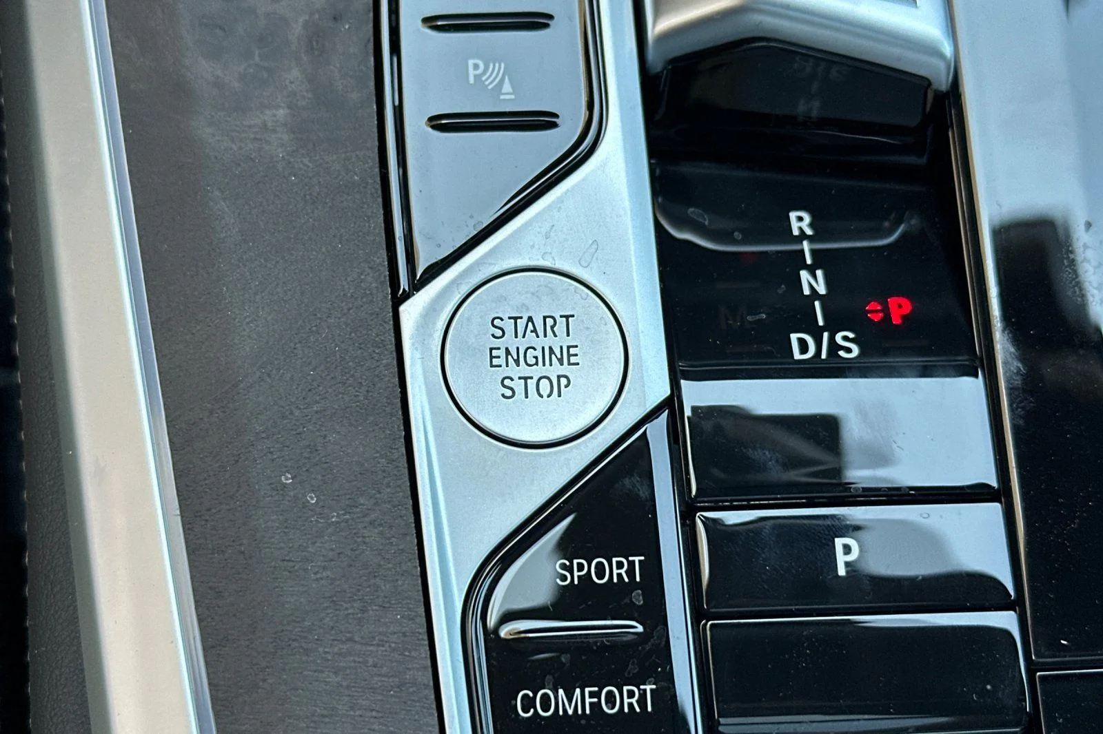 New 2026 Mineral White Metallic BMW xDrive40i image 20