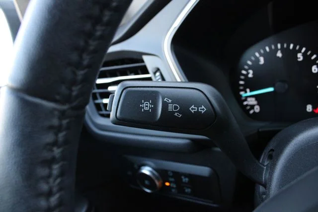 Used 2020 Blue Ford SEL image 12