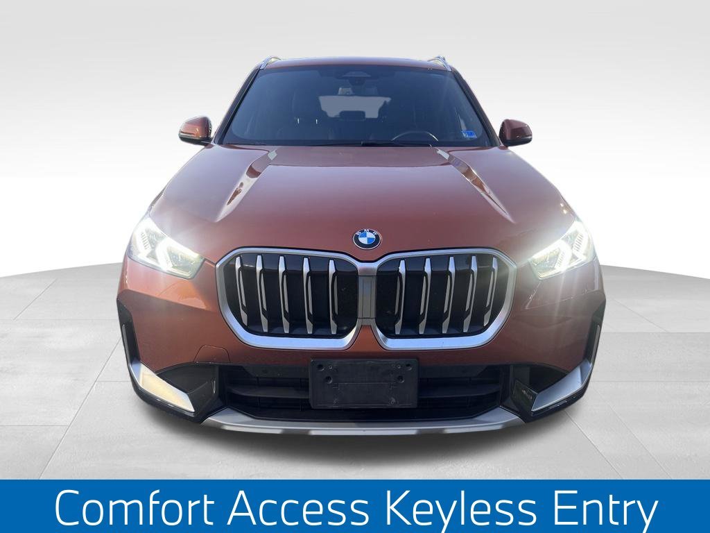 Used 2025 Orange BMW xDrive28i image 6