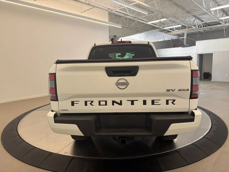 Used 2022 White Nissan SV image 4