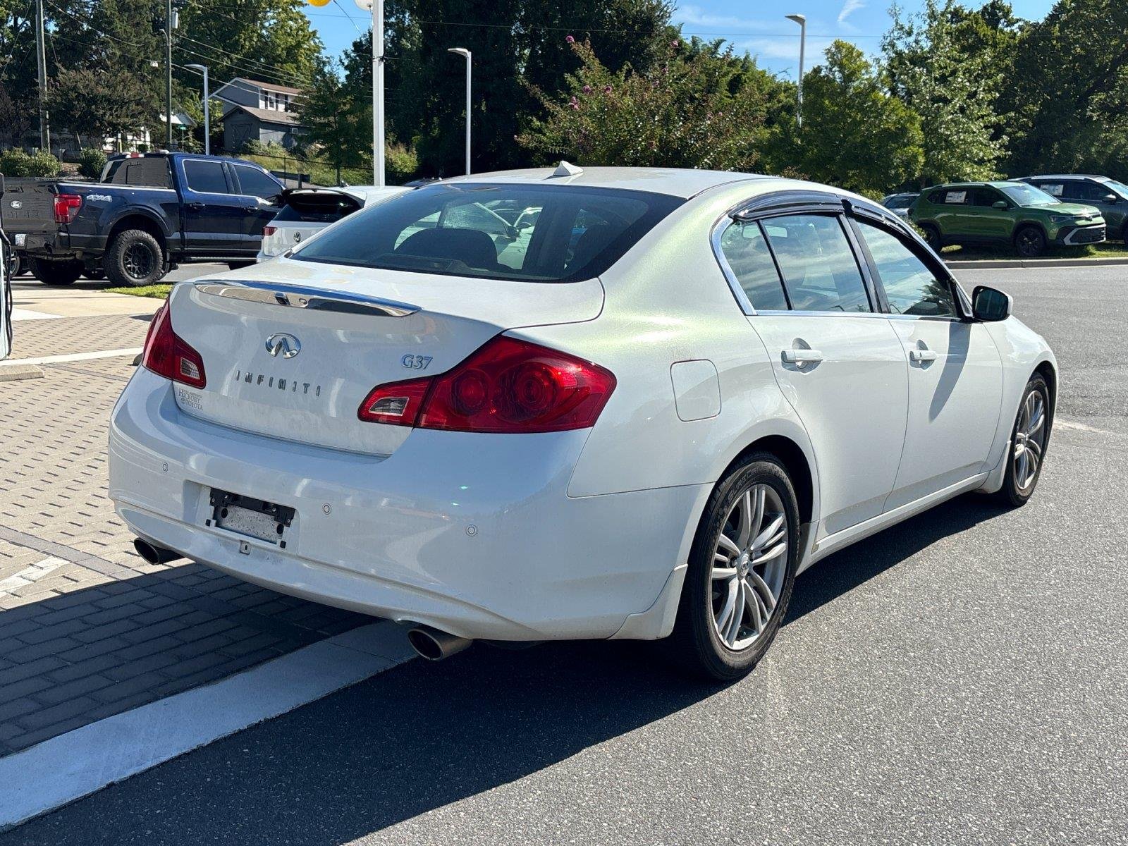 Used 2013 Moonlight White INFINITI Journey image 5