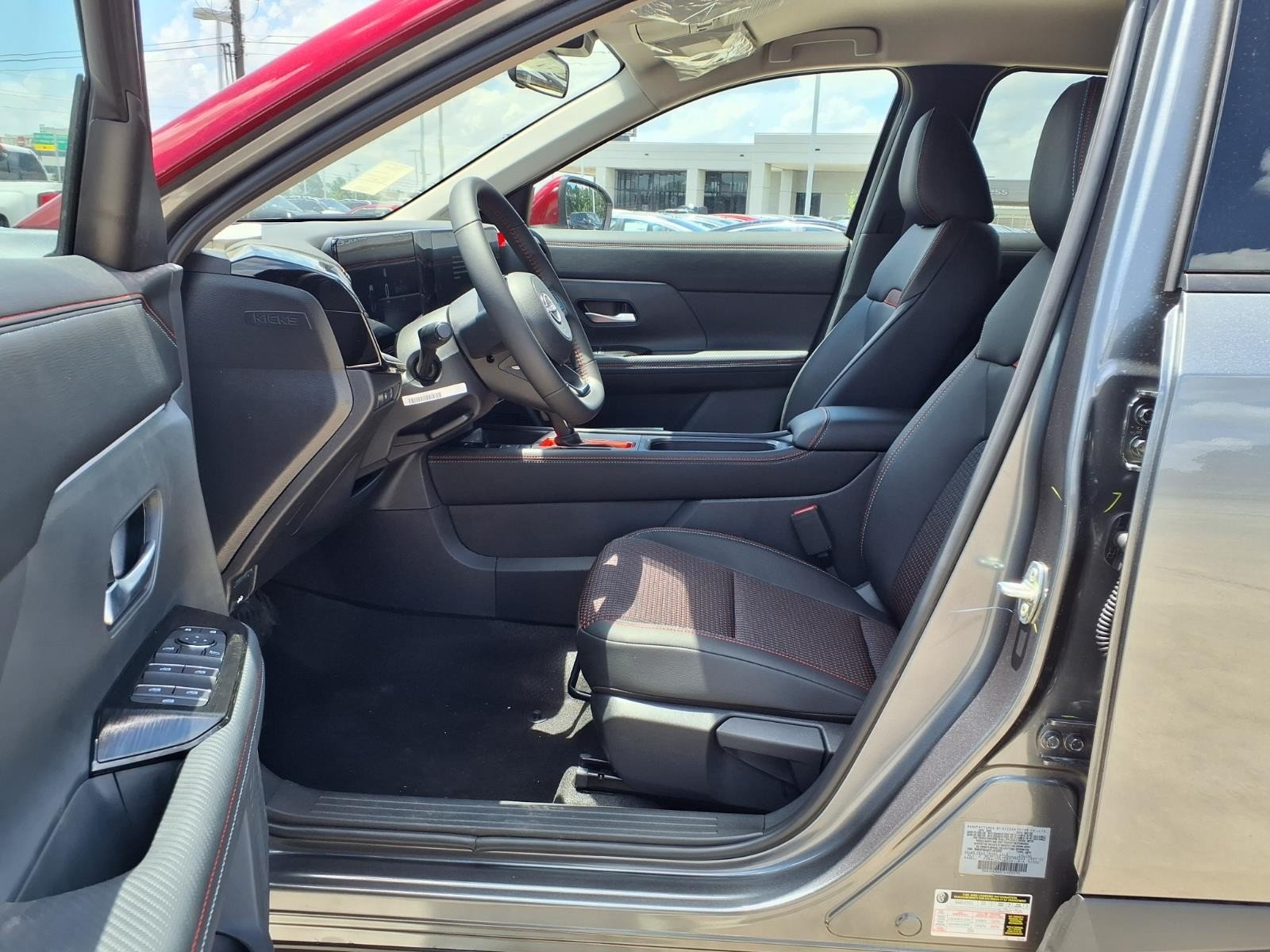 New 2026 Gun Metallic / Scarlet Ember Tintcoat Two-tone Nissan SR image 12