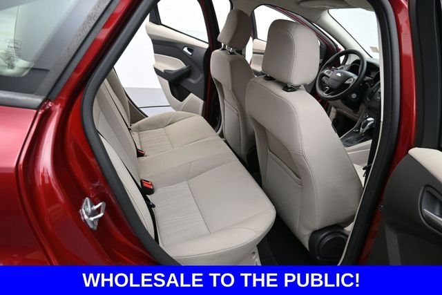 Used 2016 Red Ford SE image 33