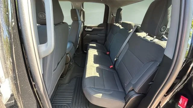 Used 2025 Onyx Black GMC Elevation image 19