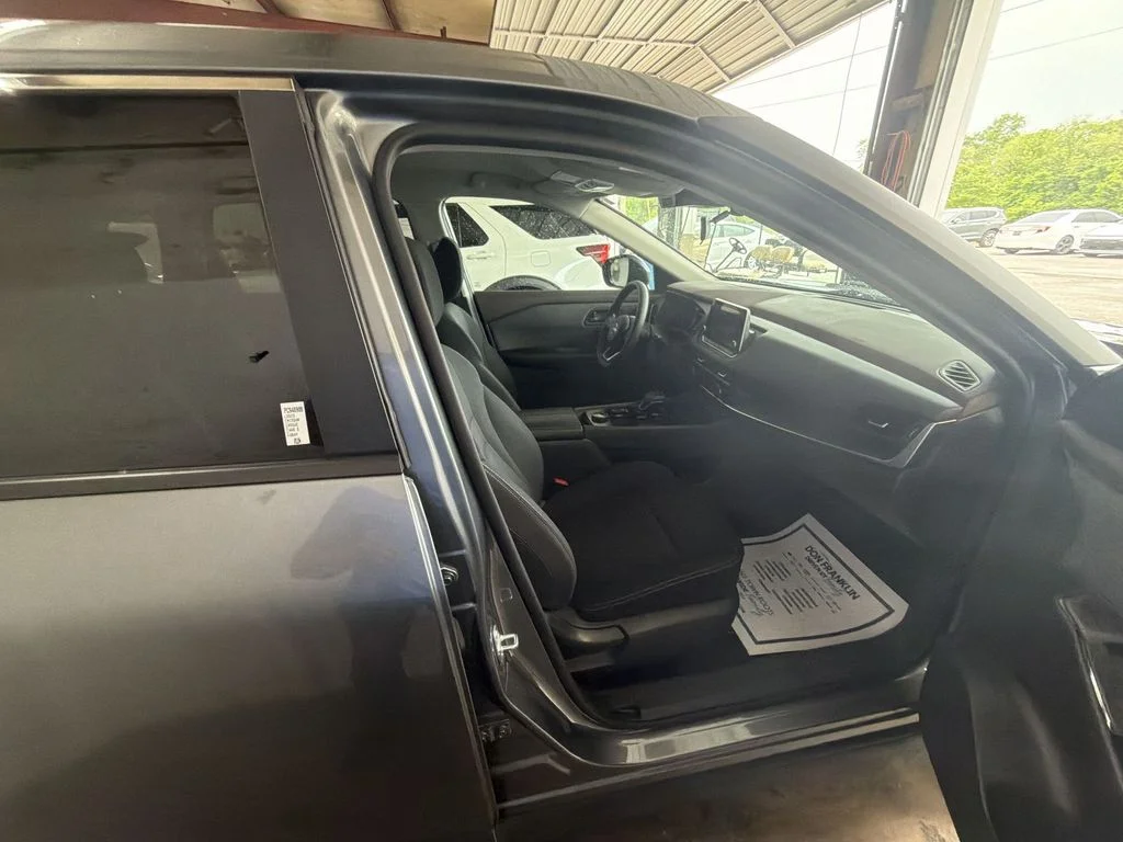 Used 2023 Gray Nissan S image 23