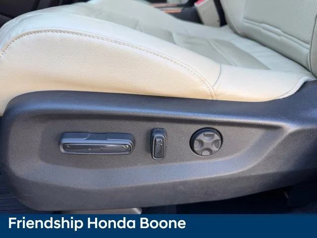 Used 2019 Red Honda Touring image 21
