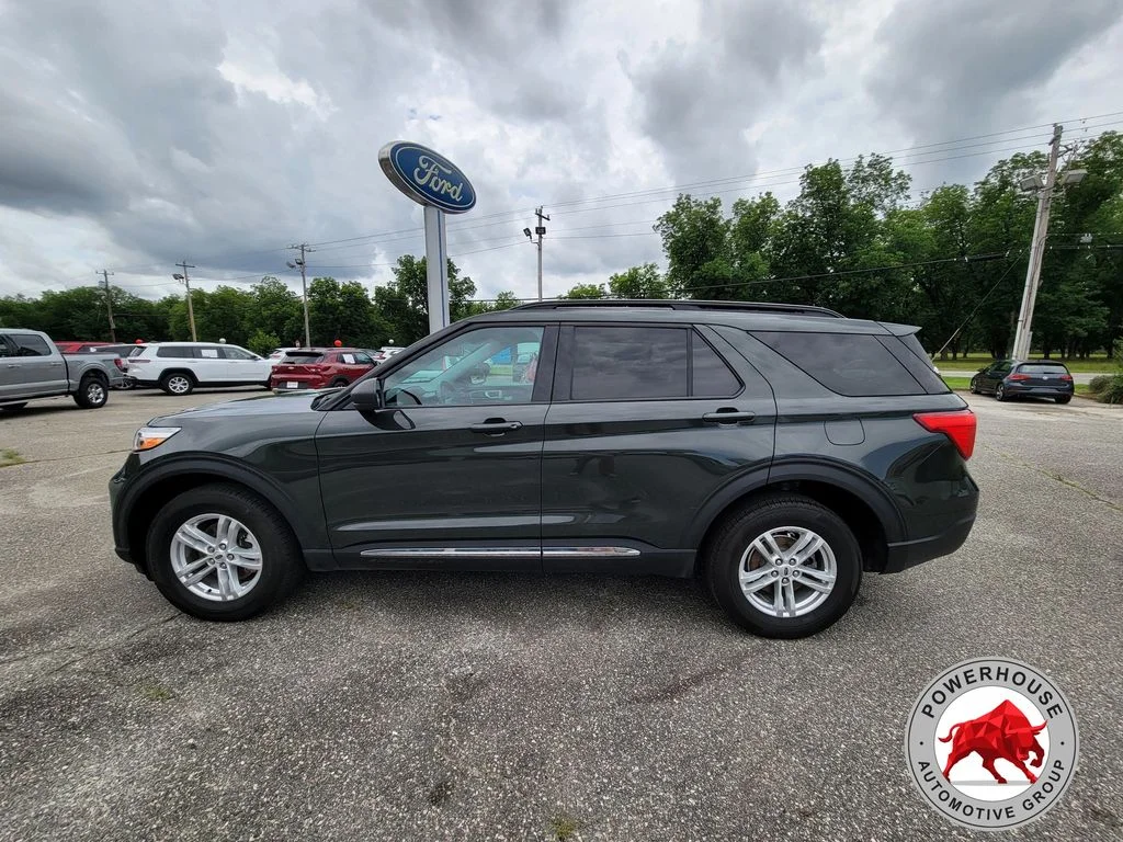 Used 2023 Green Ford XLT image 2