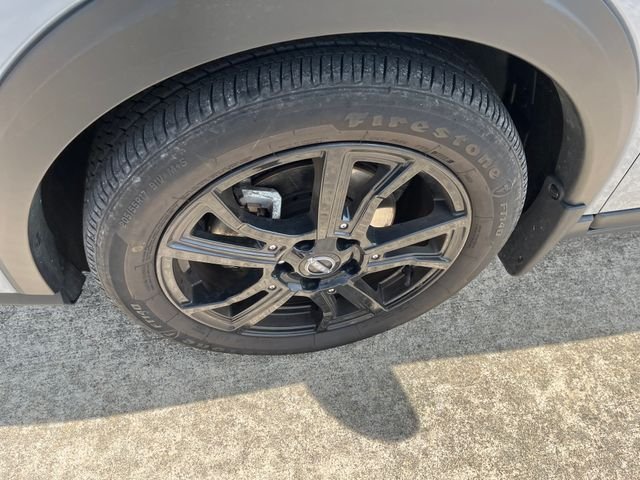Used 2023 Gray Nissan SV image 9
